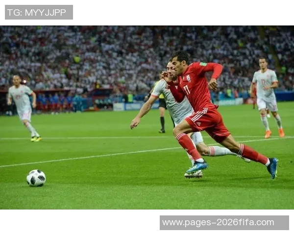 足球中的后腰角色解析与战术运用探讨如何提升球队整体防守与进攻效率 足球中的后腰角色解析与战术运用探讨如何提升球队整体防守与进攻效率